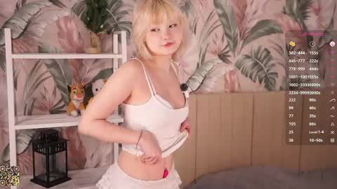 Snapshot of katheykenefick chatting on 04/15/26, 06:04 Bella online show from 04/15/26, 06:04