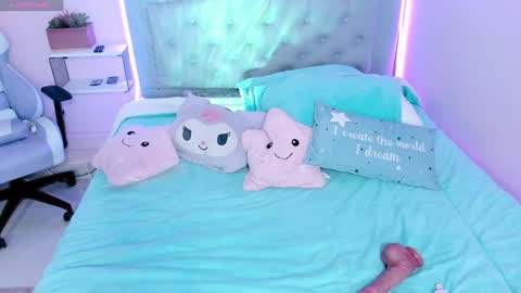 Snapshot of kathia_saenz chatting on 12/19/24, 03:52 Kathia  online show from 12/19/24, 03:52