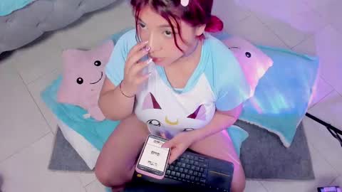 Snapshot of kathia_saenz chatting on 02/18/25, 03:31 Kathia  online show from 02/18/25, 03:31