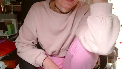 Snapshot of kathleenedwards chatting on 05/21/26, 10:33 Kathleen online show from 05/21/26, 10:33