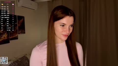 Snapshot of kathrineschnitman chatting on 03/08/26, 06:39 Lola online show from 03/08/26, 06:39