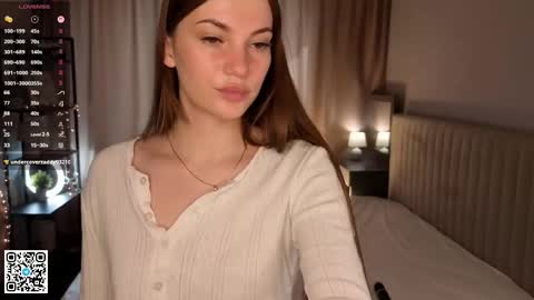 Snapshot of kathrineschnitman chatting on 04/11/26, 07:45 Lola online show from 04/11/26, 07:45