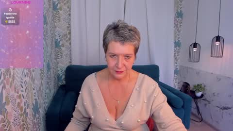 Snapshot of kathy_sunn chatting on 12/11/24, 01:39 Kathy online show from 12/11/24, 01:39