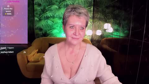 Snapshot of kathy_sunn chatting on 01/13/25, 01:28 Kathy online show from 01/13/25, 01:28