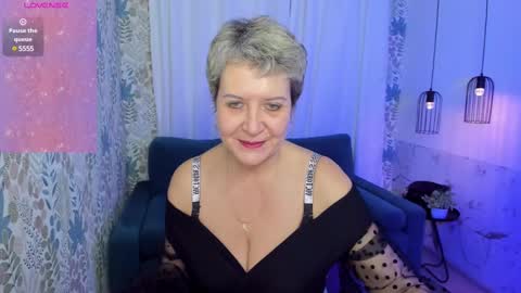 Snapshot of kathy_sunn chatting on 02/11/25, 02:35 Kathy online show from 02/11/25, 02:35
