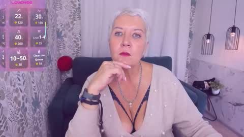 Snapshot of kathy_sunn chatting on 10/09/25, 07:28 Kathy online show from 10/09/25, 07:28