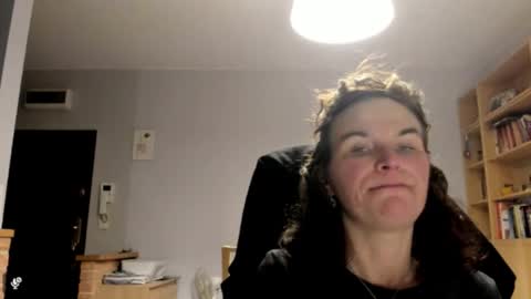 Snapshot of kathysky40 chatting on 12/05/25, 02:58 KATHY online show from 12/05/25, 02:58