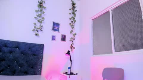 Snapshot of katia_777_ chatting on 05/21/26, 02:13 KATALINA online show from 05/21/26, 02:13