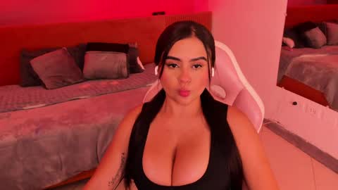 Snapshot of katia_bigboobs11 chatting on 04/24/26, 07:16 Katia online show from 04/24/26, 07:16