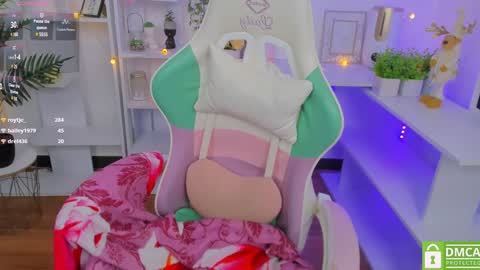 Katia  online show from 01/04/25, 09:32