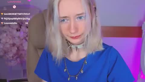 Snapshot of katia_kim chatting on 12/19/25, 06:42 Katia online show from 12/19/25, 06:42