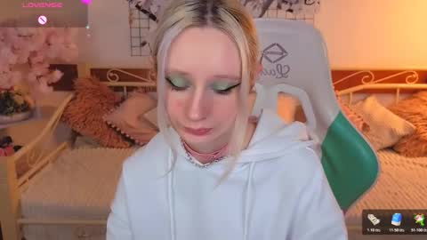 Snapshot of katia_kim chatting on 02/17/26, 06:32 Katia online show from 02/17/26, 06:32