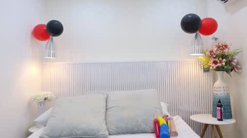 Snapshot of katia_moregb chatting on 11/08/25, 08:18 Karen Villas online show from 11/08/25, 08:18