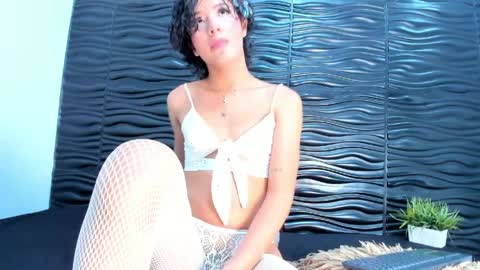 Snapshot of katia_prince chatting on 04/06/26, 08:32 KATIA online show from 04/06/26, 08:32