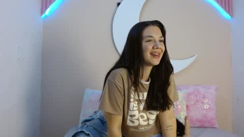 Snapshot of katia_rose23 chatting on 04/21/26, 08:01 . . KATIA . . online show from 04/21/26, 08:01