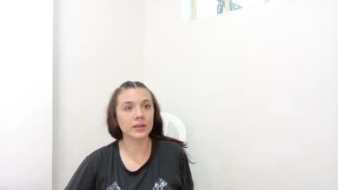 Snapshot of katia_rose23 chatting on 05/14/26, 07:31 . . KATIA . . online show from 05/14/26, 07:31