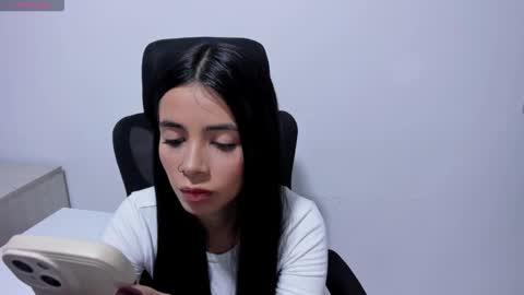 Snapshot of katialips_ chatting on 01/16/26, 04:44 Katia online show from 01/16/26, 04:44