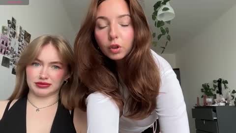 Katienext stream  online show from 09/26/25, 10:08