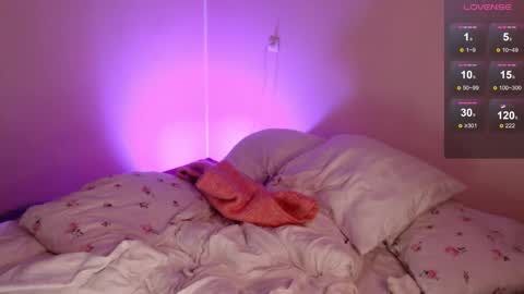 Katie Deville online show from 09/29/25, 01:11