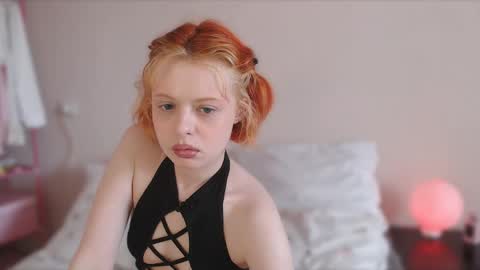 Katie Deville online show from 05/05/26, 02:14