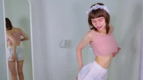 Katie online show from 09/16/25, 01:34