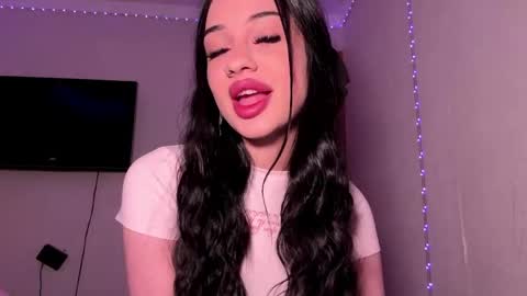 Snapshot of katiebrydon chatting on 04/26/26, 09:40 Betty online show from 04/26/26, 09:40