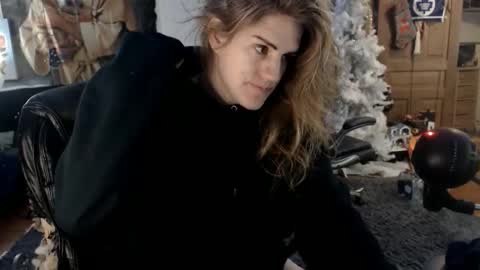 Katie online show from 12/19/25, 07:04