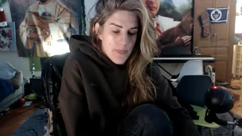 Snapshot of katiecutie_5 chatting on 03/18/26, 04:59 Katie online show from 03/18/26, 04:59