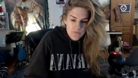 Snapshot of katiecutie_5 chatting on 03/25/26, 03:56 Katie online show from 03/25/26, 03:56