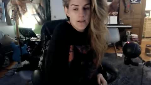 Snapshot of katiecutie_5 chatting on 04/11/26, 05:45 Katie online show from 04/11/26, 05:45