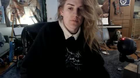 Snapshot of katiecutie_5 chatting on 04/18/26, 06:06 Katie online show from 04/18/26, 06:06