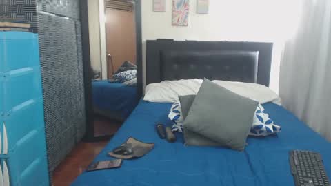 katie online show from 01/28/25, 01:59