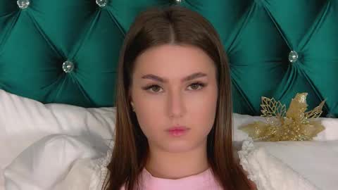 katiereeves online show from 12/02/25, 05:08