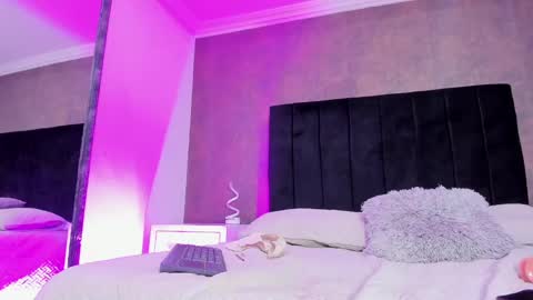 Katie online show from 12/20/24, 04:42