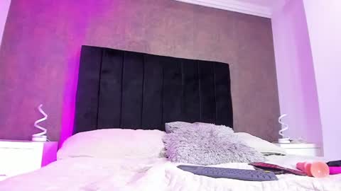 Katie online show from 12/20/24, 07:44