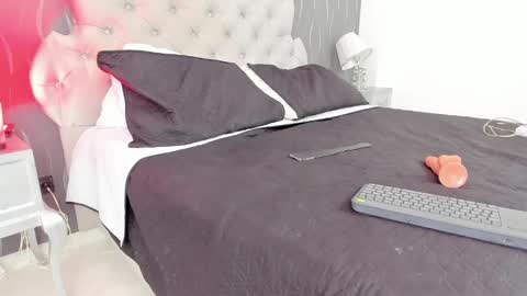 Katie online show from 01/05/25, 05:20