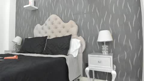 Katie online show from 01/08/25, 01:53