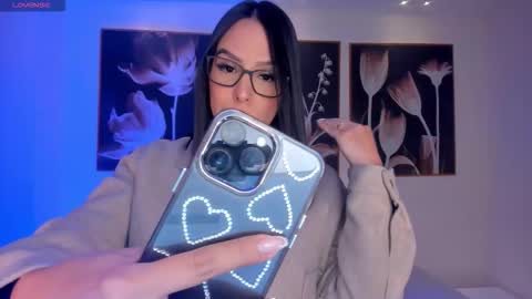 Snapshot of katiestonne chatting on 01/17/26, 11:15 Kate Stonne online show from 01/17/26, 11:15