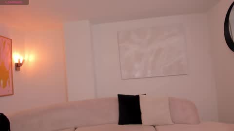 Snapshot of katiestonne chatting on 02/05/26, 11:15 Kate Stonne online show from 02/05/26, 11:15