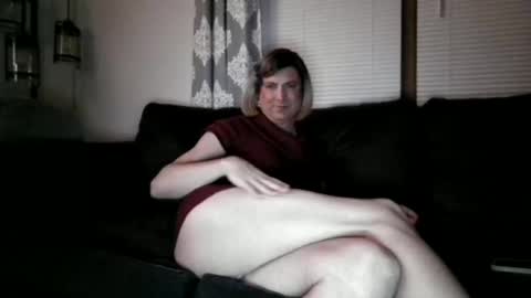 Snapshot of katieutopia chatting on 12/21/25, 04:08 katieutopia online show from 12/21/25, 04:08