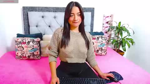 Snapshot of katikloving chatting on 01/11/26, 04:50 Follow Instagram katikloving online show from 01/11/26, 04:50