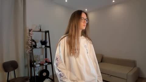 Scarlett online show from 10/14/25, 01:06