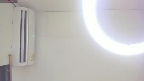 Snapshot of katitaluxury_hot chatting on 05/20/26, 01:01 katitaluxury_hot online show from 05/20/26, 01:01
