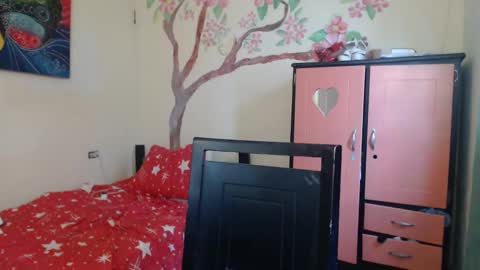 Snapshot of katiusca_horny2 chatting on 11/11/25, 01:33 katiusca_horny2 online show from 11/11/25, 01:33