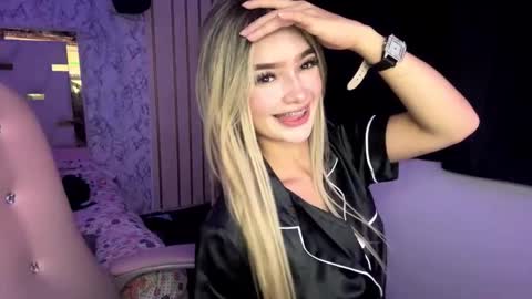 Katleen. online show from 11/24/25, 07:30