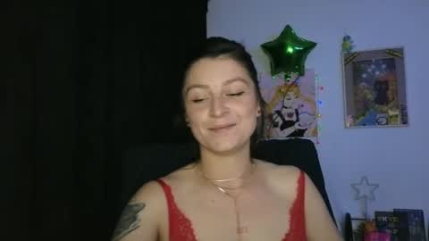 Snapshot of katlopez19 chatting on 12/17/25, 01:00 katalina online show from 12/17/25, 01:00