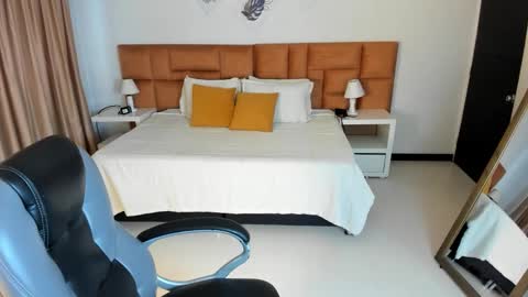 Katnia and Marcuz online show from 10/05/25, 11:41