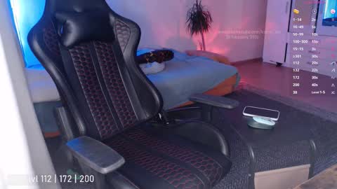 Snapshot of katrin_fox chatting on 02/26/26, 04:28 pvt open online show from 02/26/26, 04:28