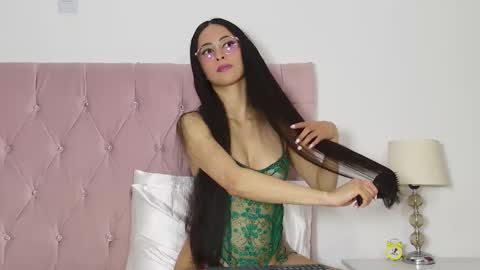 Snapshot of katrina_clarks chatting on 04/20/26, 10:11 katrina clark online show from 04/20/26, 10:11
