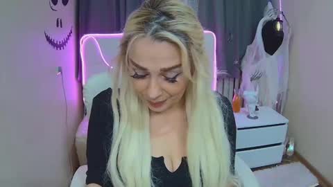 katrinacharm online show from 10/11/25, 12:15